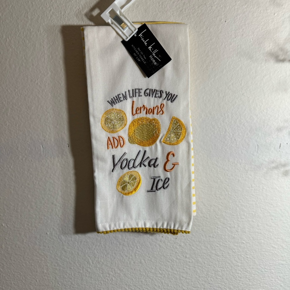 NWT Nicole Miller When Life Gives You Lemons Add Vodka & Ice Kitchen Towels